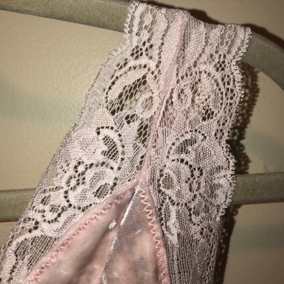 Free people mini velvet dress. No damage. - Picture 4 of 4